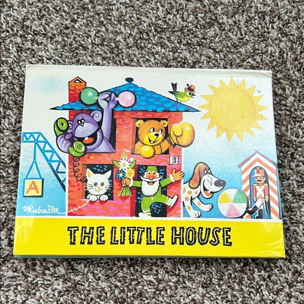 vintage 70s The Little House, illustrated by Czech Vojtěch Kubašta Pop Up Book